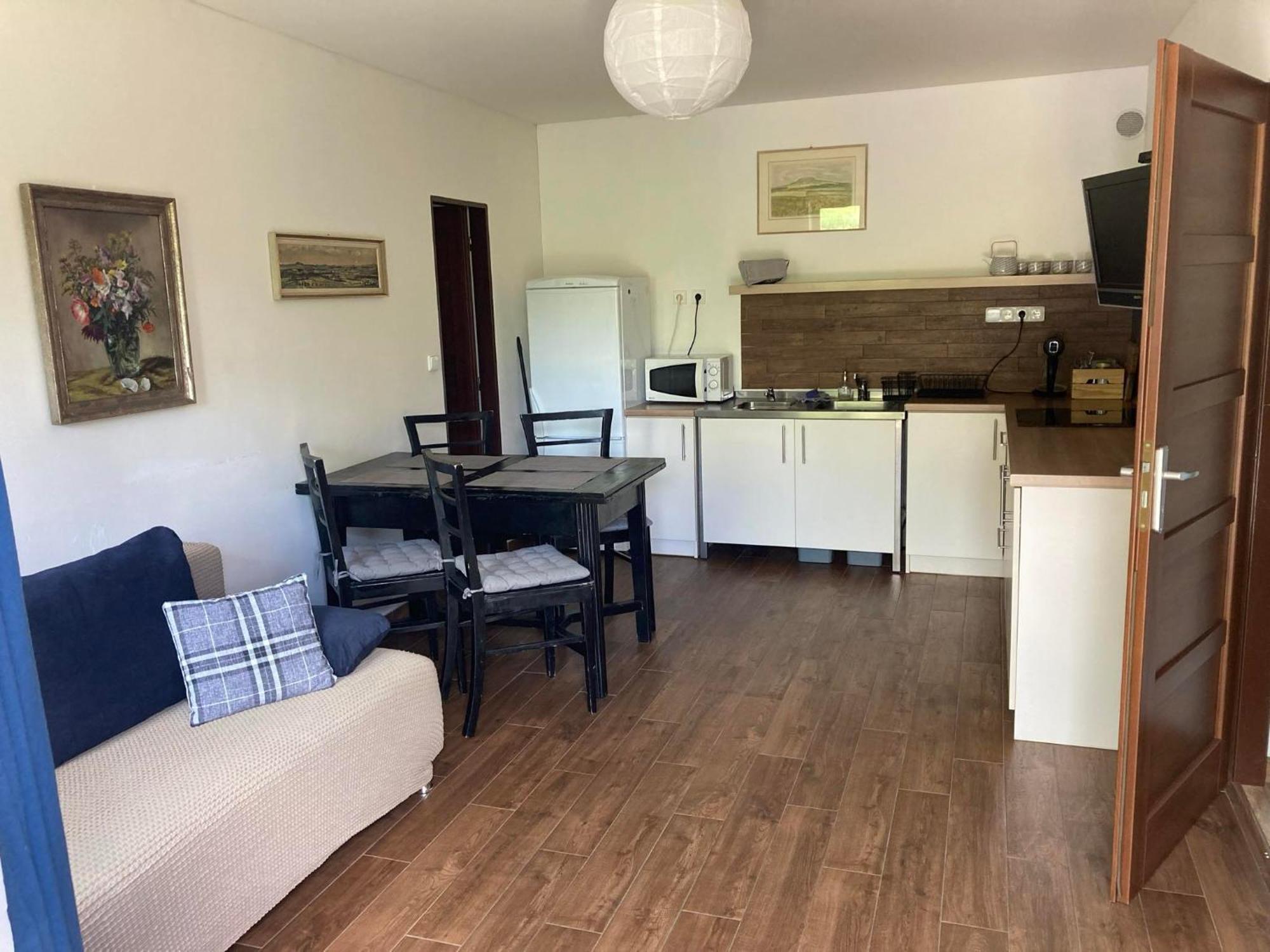 Apartman Zidovice Лоуни Екстериор снимка
